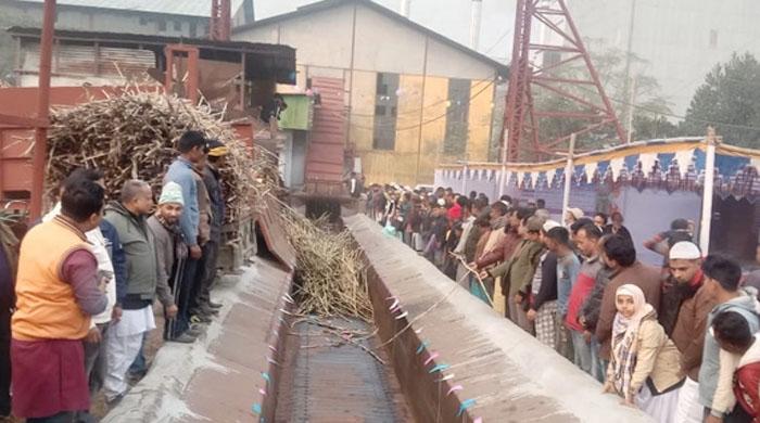 জয়পুরহাট চিনিকলে আখ মাড়াই শুরু জয়পুরহাট চিনিকলে আখ মাড়াই শুরু