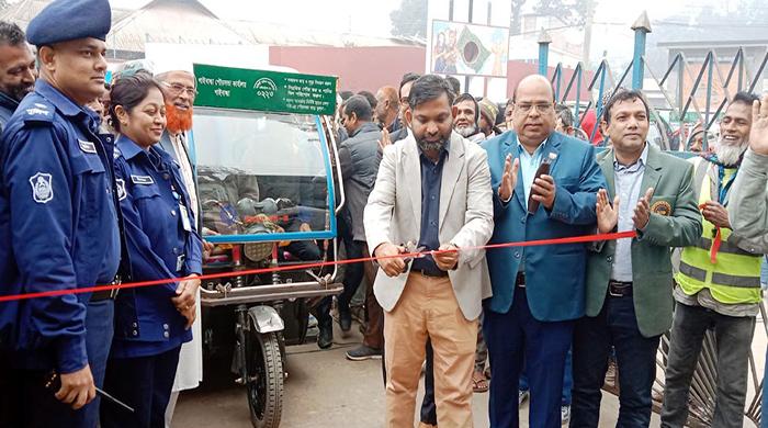 গাইবান্ধায় হলুদ ও সবুজ প্লেটভুক্ত ইজিবাইক চলাচলের উদ্বোধন