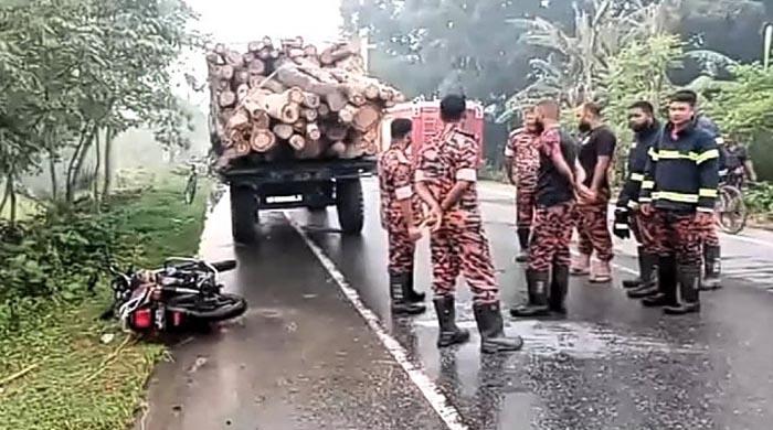  সড়কে প্রাণ গেল বাবা-ছেলেসহ ৩ জনের