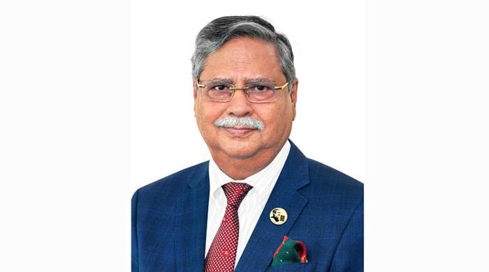 সিঙ্গাপুরে চিকিৎসা শেষে দেশে ফিরলেন রাষ্ট্রপতি