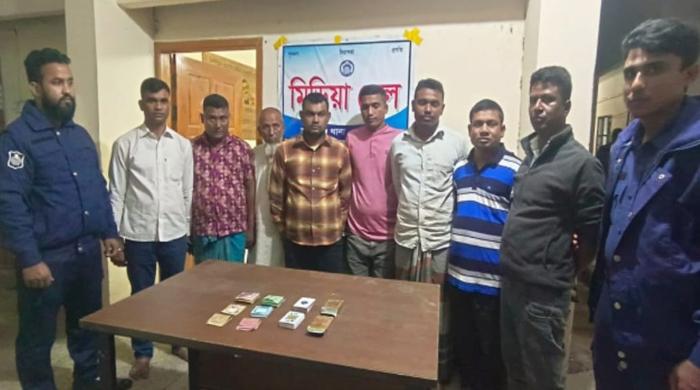 সুন্দরগঞ্জে আটজন জয়াড়ি গ্রেপ্তার সুন্দরগঞ্জে আটজন জয়াড়ি গ্রেপ্তার