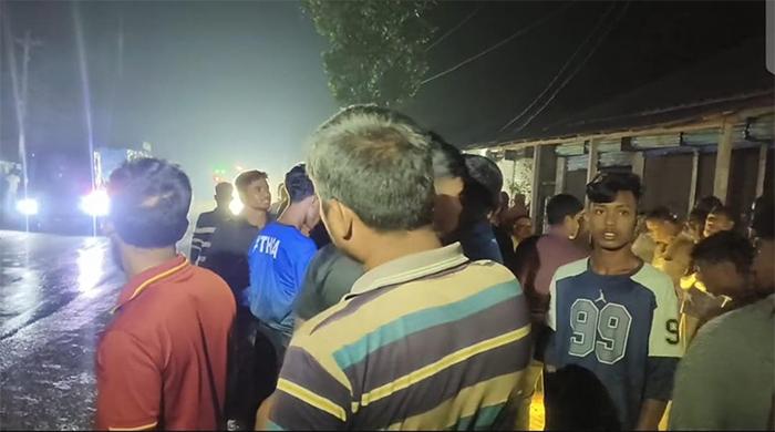 পলাশবাড়ীতে মোটরসাইকেলে চার বন্ধু, ট্রাক চাপায় প্রাণ গেল দুজনের