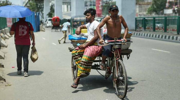 তাপে পুড়ছে উত্তরাঞ্চলসহ ৪০ জেলা, বিপর্যস্ত জনজীবন