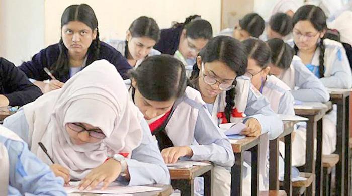 অভিন্ন প্রশ্নপত্রে সারাদেশে এইচএসসি পরীক্ষা শুরু
