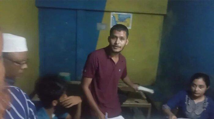 বন্ধুদের নিয়ে চায়ের দোকানে এইচএসসির খাতা মূল্যায়ন, আটক শিক্ষক