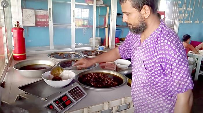 ব্যতিক্রমী উদ্যোগ, কেজিতে বিক্রি হচ্ছে রান্না করা গরুর মাংস