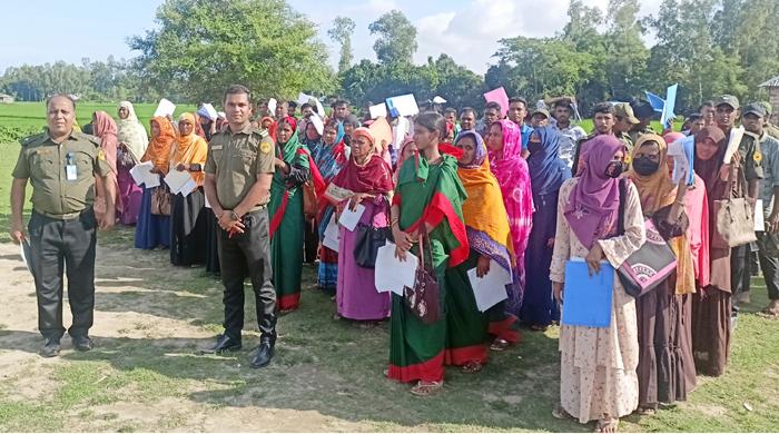 দ্বাদশ নির্বাচনে ভোটকেন্দ্রের নিরাপত্তায় ফুলছড়িতে আনসার-ভিডিপি সদস্য বাছাই