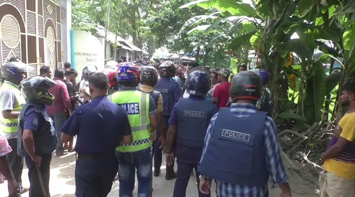গোবিন্দগঞ্জের শোলাগাড়ী মাদ্রসা কমিটির সভাপতি ও সাবেক ভারপ্রাপ্ত সুপারের মধ্যে সংঘর্ষে আহত ১০