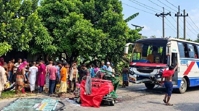 ময়মনসিংহে বাস-অটোরিকশার সংঘর্ষ, ৭ যাত্রী নিহত