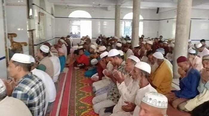 গোবিন্দগঞ্জে আব্দুল লতিফ প্রধানের আশুরোগ মুক্তি কামনায় মসজিদে দোয়া মাহফিল
