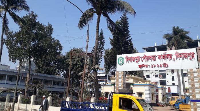 দিনাজপুর পৌরসভার সংযোগ বিচ্ছিন্ন, ভারপ্রাপ্ত মেয়র বললের পিডিবি তাদের অঙ্গীকার রক্ষা করেনি