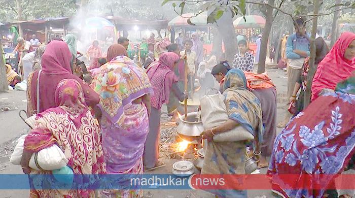 ইচ্ছে পূরণের মেলায় হাজারো পুণ্যার্থীদের ঢল