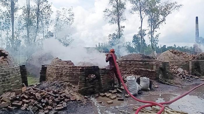 সাঘাটায় অবৈধ কয়লা তৈরির ৩০ চুল্লি ধ্বংস