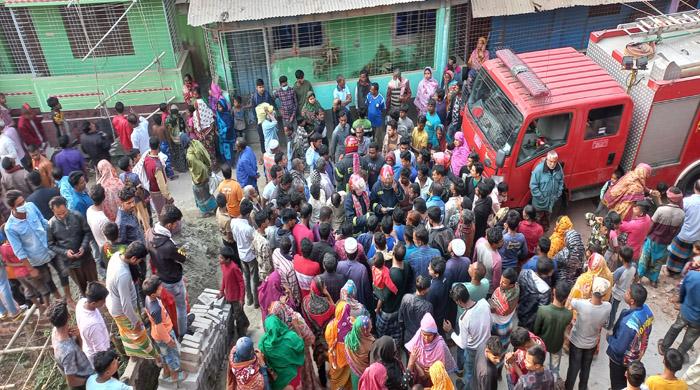 বিরামপুরে বিদ্যুৎস্পৃষ্টে রং মিস্ত্রির মৃত্যু