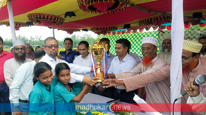 ফুলছড়িতে প্রাথমিক বিদ্যালয় গোল্ডকাপ টুর্নামেন্টের ফাইনাল খেলা অনুষ্ঠিত