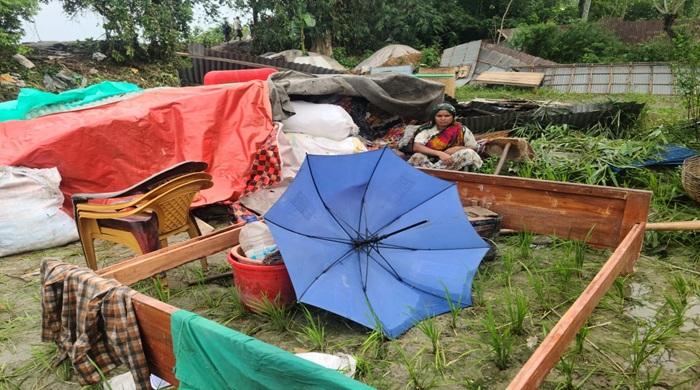 খোলা আকাশের নিচে মানবেতর তিস্তায় গৃহহারা পরিবারগুলো