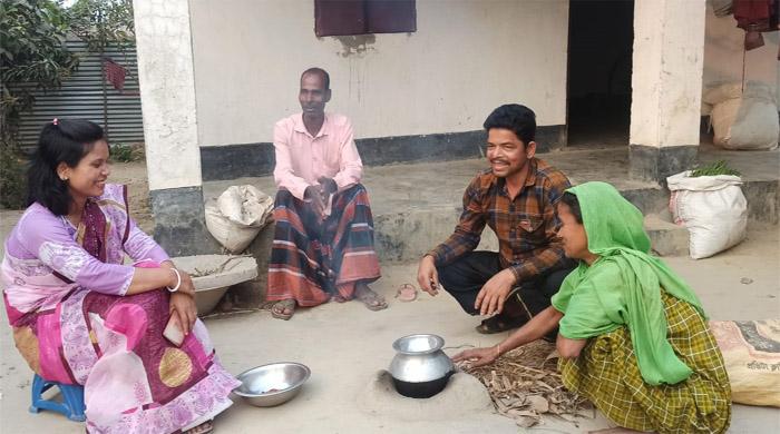 পীরগঞ্জে প্রধানমন্ত্রীর উপহার পেয়ে আপ্লুত অনেকেই পীরগঞ্জে প্রধানমন্ত্রীর উপহার পেয়ে আপ্লুত অনেকেই