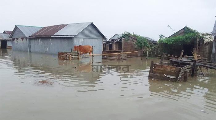গাইবান্ধায় বন্যা পরিস্থিতির অবনতি, পানিবন্দি ২৯ হাজার পরিবার
