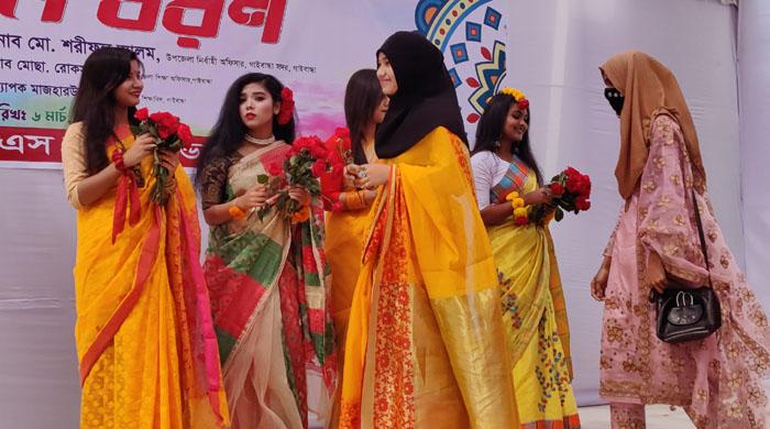 এসকেএস স্কুল এ্যান্ড কলেজে একাদশ শ্রেণির শিক্ষার্থীদের নবীনবরণ 