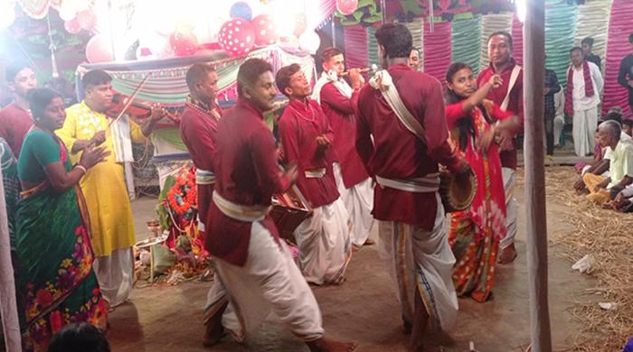 ফুলবাড়ীতে অষ্টপ্রহর নামযজ্ঞ কীর্তন অনুষ্ঠিত