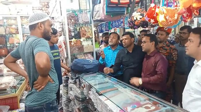 গাইবান্ধায় অগ্নিকান্ড প্রতিরোধে জনসচেতনা মূলকপ্রচার-প্রচারনা