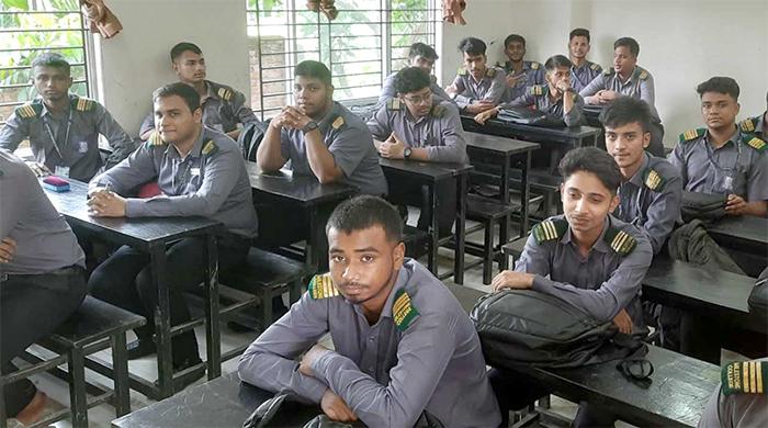 মাইলস্টোনে শুরু হয়েছে পাঠদান, চলছে নবম-দ্বাদশ শ্রেণির ক্লাস