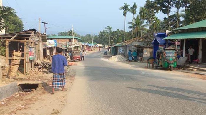 জনশূন্য ঘুমধুম ও তুমব্রু সীমান্ত এলাকা