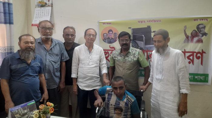 গাইবান্ধায় বঙ্গবন্ধু ফাউন্ডেশনের উদ্যোগে হুইল চেয়ার বিতরণ