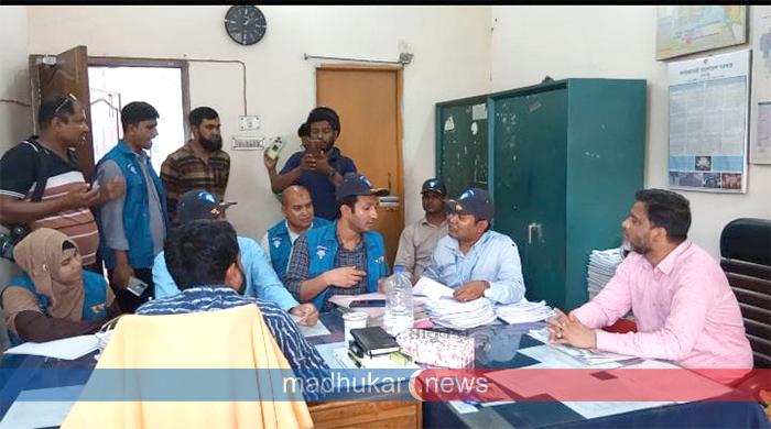 দিনাজপুর বিআরটিএ অফিসে দুদকের হানা, গ্রেপ্তার ২