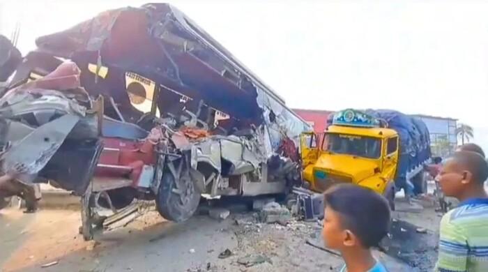 গোবিন্দগঞ্জে ট্রাক ও বাসের সংঘর্ষে ৭ জন আহত