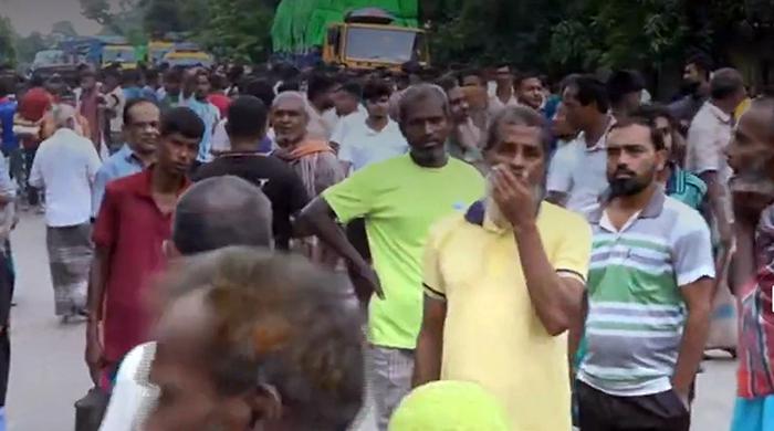বগুড়ায় সড়ক দুর্ঘটনায় নিহত বেড়ে ৭, মহাসড়ক অবরোধ