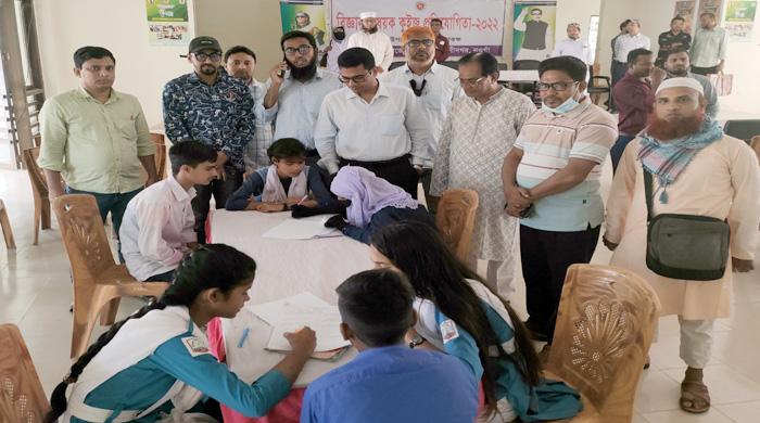রাণীনগরে বিজ্ঞান বিষয়ক কুইজ প্রতিযোগিতা অনুষ্ঠিত
