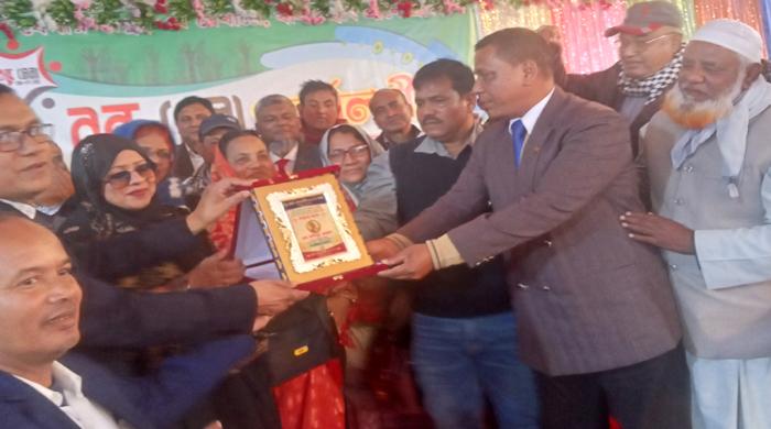 পার্বতীপুরের বয়ষ্ক শিক্ষার্থী হাবিবুর রহমানের স্বপ্নজয় 