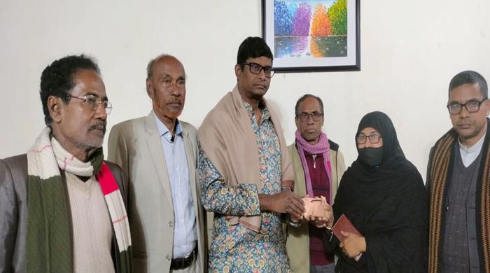 প্রয়াত সাংবাদিক চাদের পরিবারকে সাংসদ শামীমের সহায়তা প্রদান