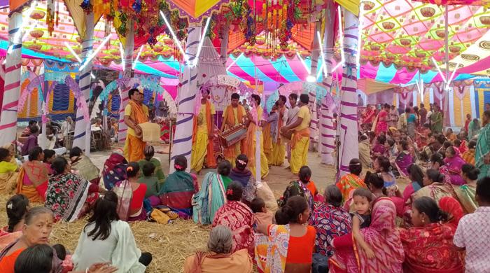  দারিয়াপুরে ৪০ প্রহরব্যাপী মহানাম যজ্ঞ, লীলা ও ভোগ কীর্তন অনুষ্ঠিত