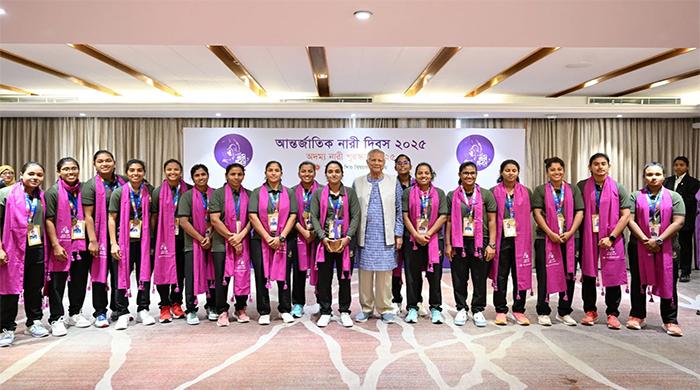 নারীদের ওপর হামলা নতুন বাংলাদেশের স্বপ্নের সম্পূর্ণ বিপরীত: প্রধান উপদেষ্টা