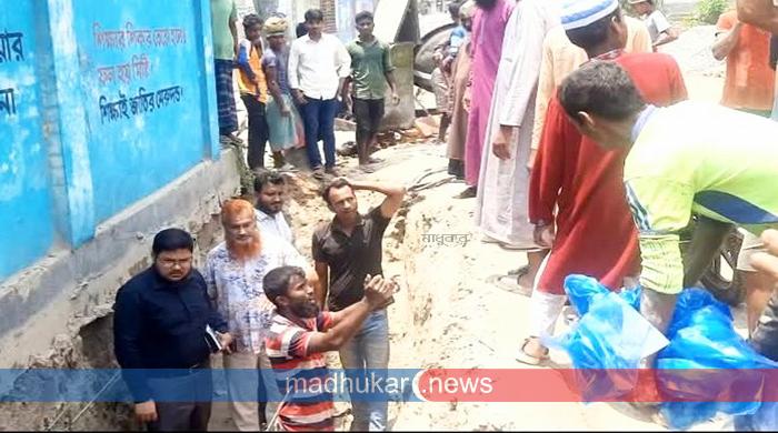 পলাশবাড়ীতে আরসিসি ড্রেন নির্মাণ কাজের উদ্বোধন