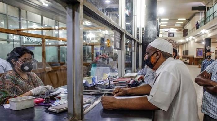ব্যাংক থেকে এক লাখ টাকার বেশি তোলা যাবে না আজ 