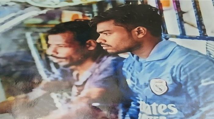 ঋণের টাকায় কেনা অটো হারিয়ে নিঃস্ব চালক মানিক মিয়া
