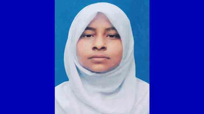  ছয় মাসেও নিখোঁজ মেয়ের খোঁজ না পেয়ে দিশেহারা পরিবার