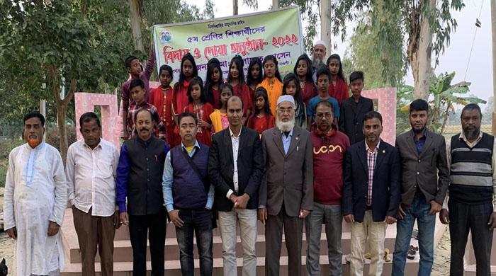 রাণীনগরে ৫ম শ্রেণির শিক্ষার্থীদের বিদায়