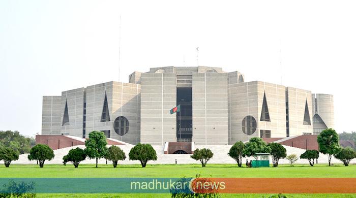 জনপ্রতিনিধিরা জনমুখী কাজের প্রতিযোগিতায় প্রধানমন্ত্রীর অনুসরণে নিয়মের মধ্যে আসছেন অন্যরাও