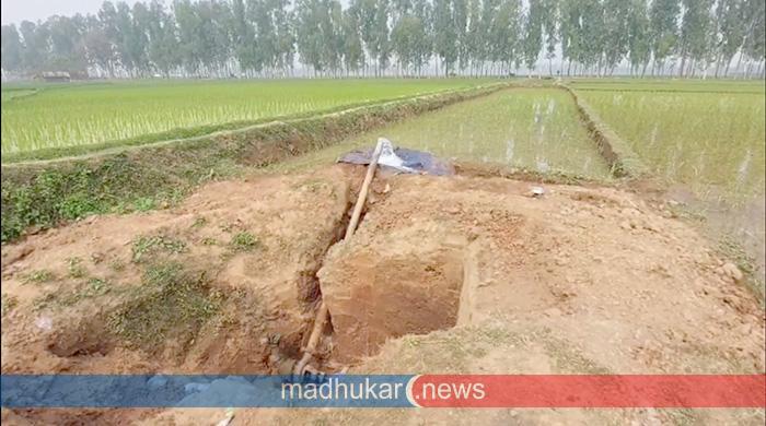 গোবিন্দগঞ্জে নেমে যাচ্ছে পানির স্তর সেচ নিয়ে বিপাকে কৃষকরা 