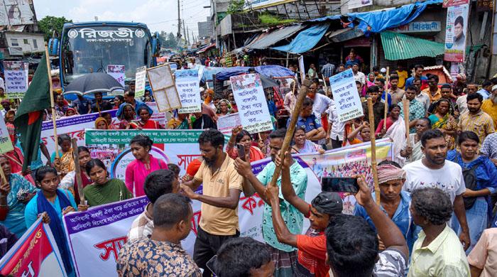 গোবিন্দগঞ্জে সাঁওতালদের সড়ক অবরোধ
