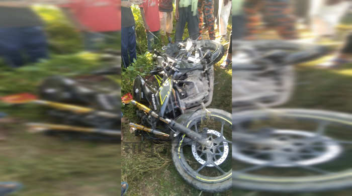 গোবিন্দগঞ্জে ট্রাকের চাপায় ২ সহোদরসহ নিহত ৩