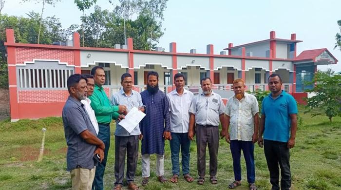 বেলকা মজিদপাড়া স্কুলের একাডেমিক ভবন হস্তান্তর