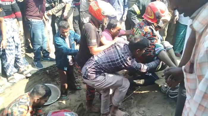 গোবিন্দগঞ্জে আধাঘণ্টা মাটির নিচে চাপা পড়া ব্যক্তিকে জীবিত উদ্ধার