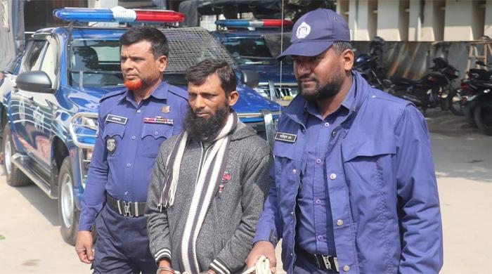 গাইবান্ধায় ডলার প্রতারক চক্রের মূলহোতা গ্রেফতার