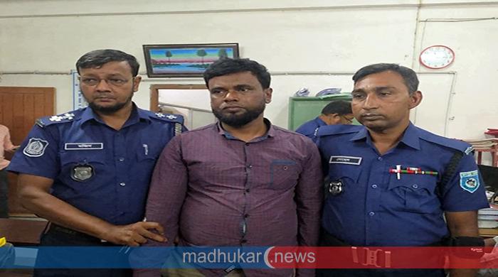 গাইবান্ধায় ঘুষ দাবির সময় ভুয়া দুদক কর্মকর্তা আটক