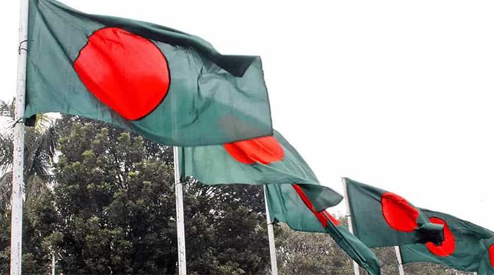 জাতীয় পতাকা অর্ধনমিত রাখার নতুন নিয়ম করেছে সরকার